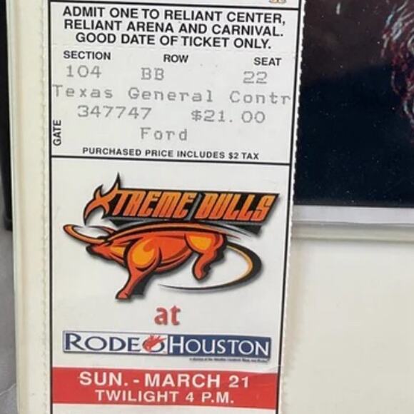 Willie Nelson Signed Autographed Photo – Country Music Legend - Picture 2 of 3